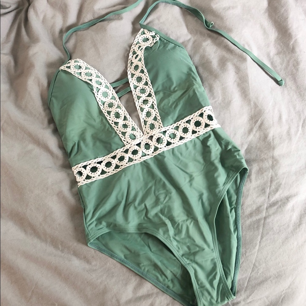 Cupshe Thick Forest Halter Swimsuit Size S